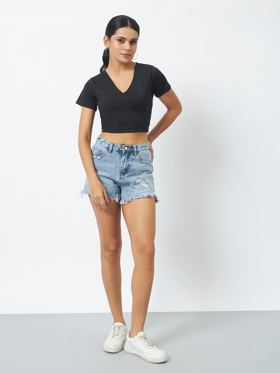Classic V Crop Top - Black
