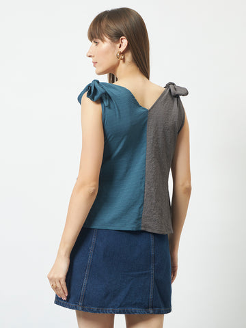 Trend Arrest Tie-Up V-Neck Top
